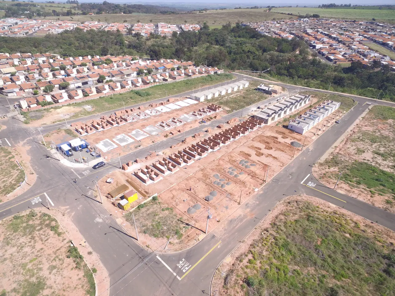 Alvenaria concluída em várias unidades